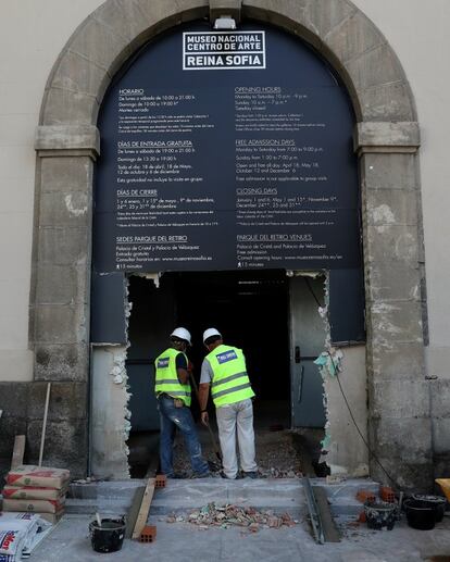 Aspecto de las obras de acondicionamiento desde el patio de Nouvel.