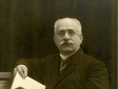 Retrato de Zoel Garc&iacute;a de Galdeano, alrededor de 1900. Fotograf&iacute;a de Jos&eacute; Yanguas y Garc&iacute;a. 