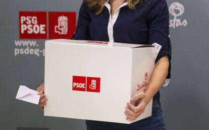 Preparativos en la sede del PSOE gallego para las primarias de este fin de semana.