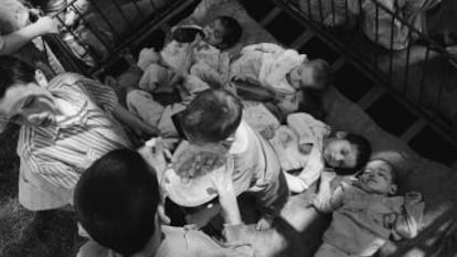 Los imágenes de los huérfanos en la Rumanía de Ceaucescu dieron la vuelta al mundo.
