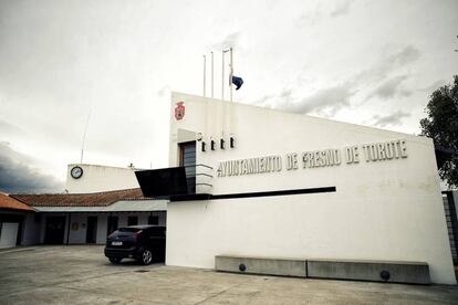 Fachada del Ayuntamiento de Fresno de Torote.