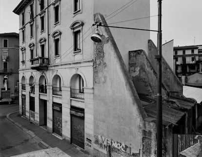 El primer trabajo destacado de Basilico fue fotografiar los edificios industriales de Milán.