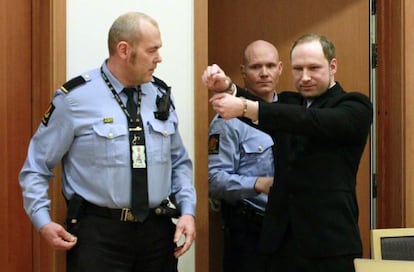 Anders Behring Breivik en su llegada al juicio. 