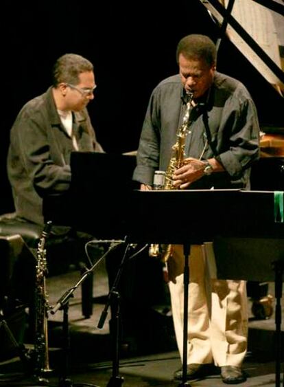 Wayne Shorter toca el saxo soprano en San Sebastián.