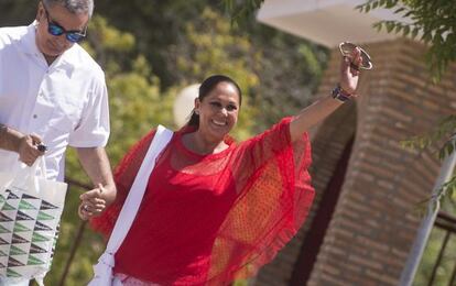 Isabel Pantoja, junto a su hermano Agustían, el pasado 1 de junio a la salida de la cárcel en su primer permiso.