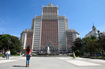 Fachada principal del Edificio España, que el grupo chino Wanda pretende reconstruir.