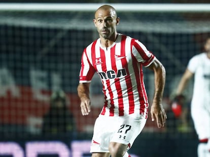 Mascherano, en su regreso al fútbol argentino con Estudiantes. 