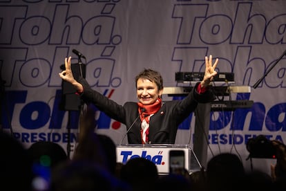 Carolina Tohá, Santiago şehir merkezindeki kampanya kapanış töreninde.