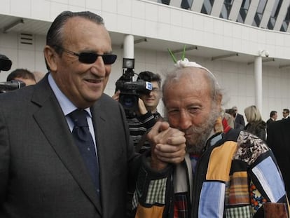 Carlos Fabra y el escultor Ripollés el día de la inauguración del aeropuerto de Castellón.