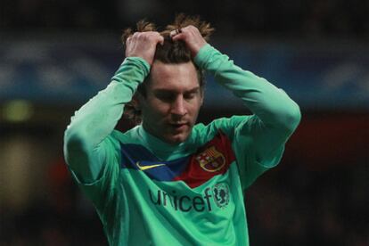 Messi se lamenta de una ocasión fallada en el partido contra el Arsenal.