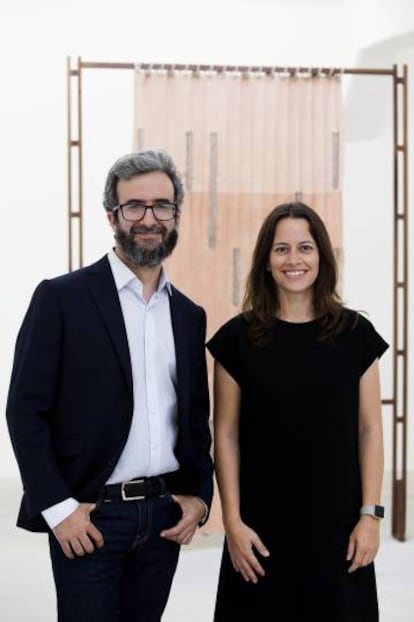 Los galeristas Pedro Maisterra y Belen Valbuena.