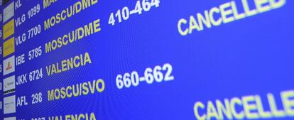 Información de vuelos en el aeropuerto de El Prat, en Barcelona.