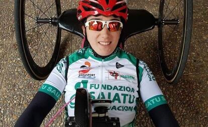 La ciclista vasca Ione Basterra, antes de una carrera.