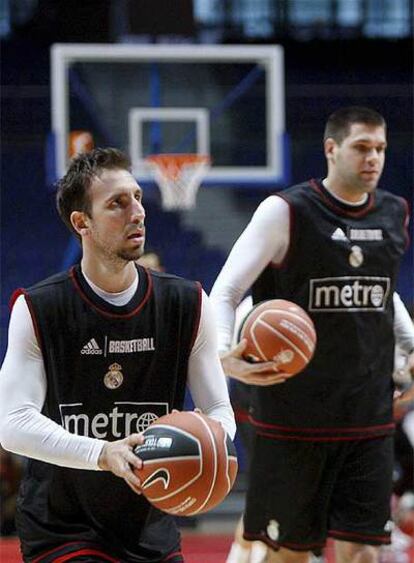 Pepe Sánchez y Felipe Reyes entrenan en el Palacio de los Deportes