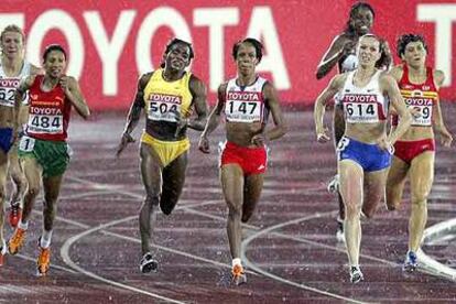 Mayte Martínez (a la derecha), en la entrada en la recta final, en la que se impuso la cubana Zulia Calatayud (147).