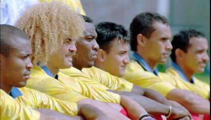 Valderrama, con compa&ntilde;eros de selecci&oacute;n, en Barranquilla, en 1996.