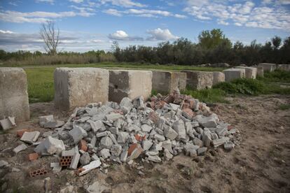 Escombros y cascotes se encuentran en muchos puntos. En este caso, la imagen es del pasado mes de abril. 