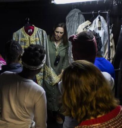 Las chicas en el vestuario del Teatro María Guerrero.