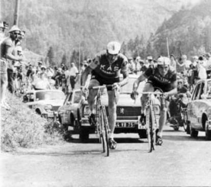 Gandarias, a la izquierda, junto al italiano Dancelli, fugado en el Tour de 1969.