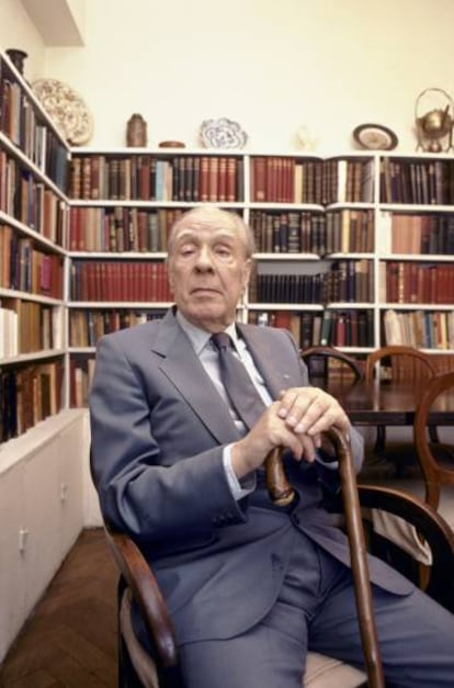 Jorge Luis Borges en su casa de Buenos Aires en 1983.