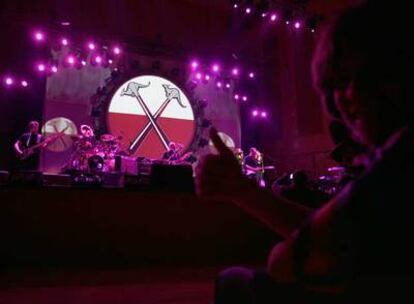 Un momento de la actuación del grupo The Australian Pink Floyd en el Palacio Municipal de Congresos.