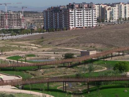 Edificios en Vadebebas, desde el parque forestal que ser&aacute; abierto este a&ntilde;o.