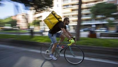 Un repartidor de Glovo a Barcelona.