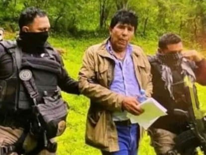 Soldados de la Marina detenían el viernes a Rafael Caro Quintero en la comunidad de San Simón, municipio de Choix, en Sinaloa.