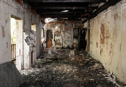 Interior del restaurante Guipúzcoa, abandonado y calcinado, en la Casa de Campo.