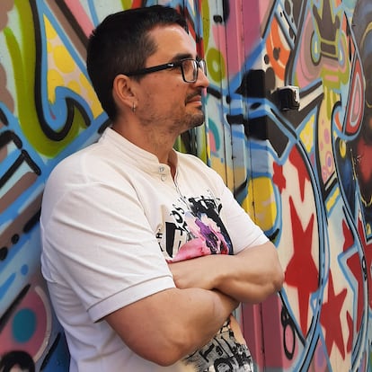 Retrato promocional del autor Jorge Dioni López.