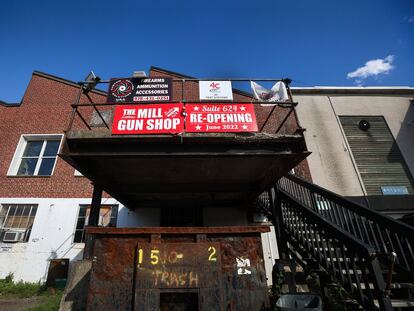 Zona de carga de una armería en Littleton, en el Estado de Massachusetts, que reúne a unas 80 firmas de venta de armas, el pasado 29 de junio.