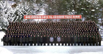 Kim Jong-il durante una visita al complejo industrial Ryongsong en la provincia de Hamgyong del Sur. 