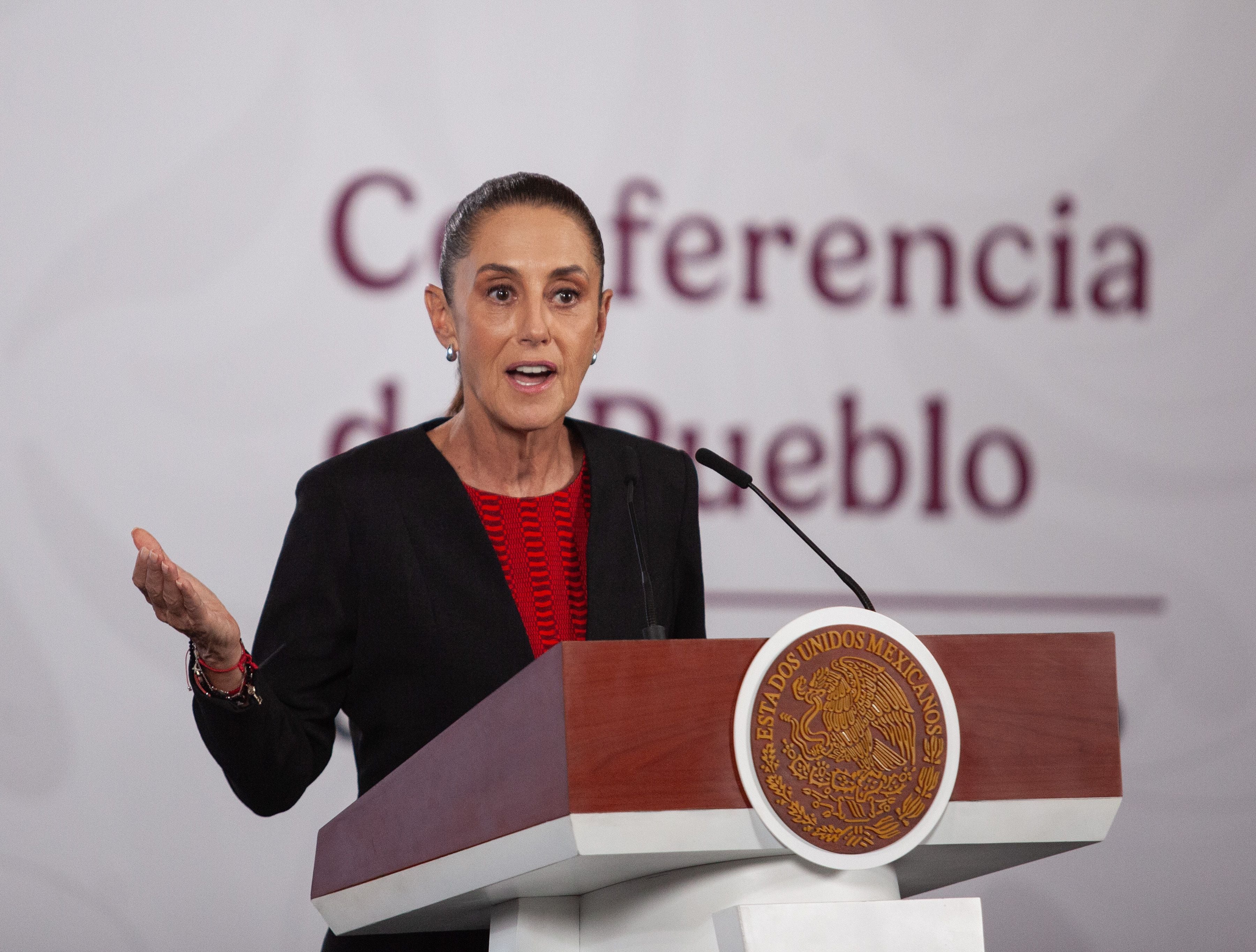 Sheinbaum premia con su proyecto de reforma a los magistrados electorales con un año más en el cargo
