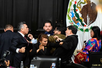 Choque entre Alejandro Moreno Cárdenas y Gerardo Fernández Noroña.