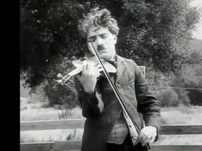 Chaplin, una de les estrelles de les que parla el llibre.