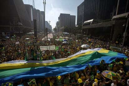 Manifesta&ccedil;&atilde;o do dia 12 na Av. Paulista. 