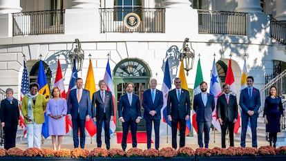 El presidente de EE UU, Joe Biden (centro), con los líderes americanos participantes en la cumbre de la APEP en la Casa Blanca este viernes.