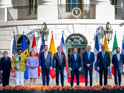 El presidente de EE UU, Joe Biden (centro), con los líderes americanos participantes en la cumbre de la APEP en la Casa Blanca este viernes.