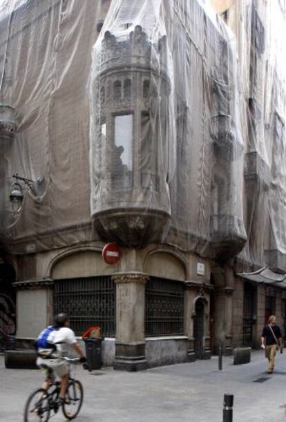 Fachada del edificio donde se quería ubicar el hotel del Palau.