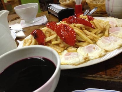 Patatas con huevos en el Furancho Miniño