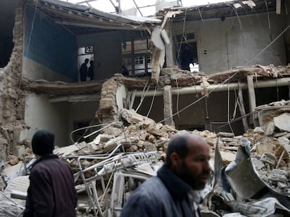 Da&ntilde;os causados por los bombardeos sirios en Guta Oriental, cerca de Damasco.