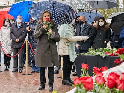 Natividad Rodríguez, viuda de Fernando Buesa, asesinado por ETA hace 21 años junto a su escolta Jorge Díez, en el homenaje celebrado en Vitoria.