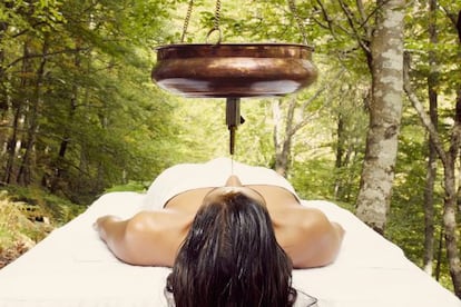 Ayurveda treatment at the Tierra del Agua hotel in Caleao, Asturias.