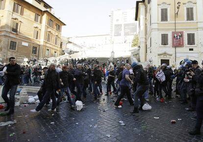 Otras escena de los enfrentamientos en el centro de Roma.
