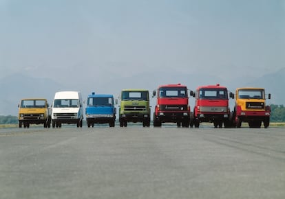 Vehículos de las marcas que crearon Iveco en 1975: las italianas Fiat Veicoli Industriali, OM y Lancia Veicoli Speciali; la francesa Unic; y la alemana Magirus-Deutz.