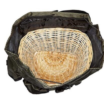 Con cesta de mimbre