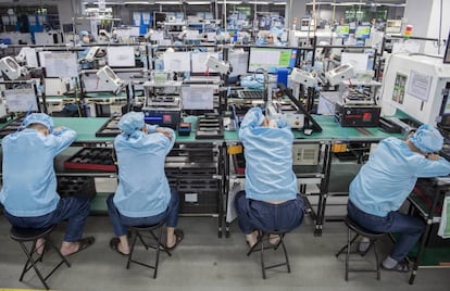 Tras la comida, los empleados tienen derecho a una siesta de quince minutos.