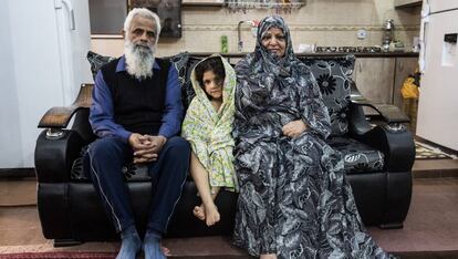 Seyed Abdi, virtuoso de los instrumentos africanos, con su familia.
