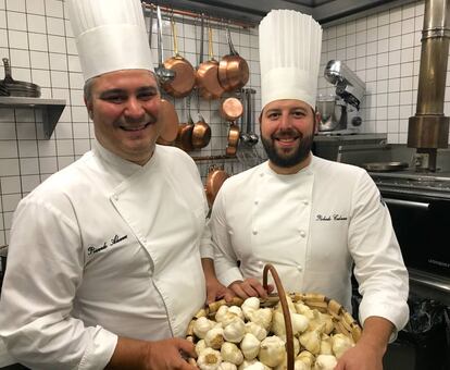 RICARDO ÁLVAREZ Y ROBERTO CABRERA EN SUS COCINAS / CAPEL