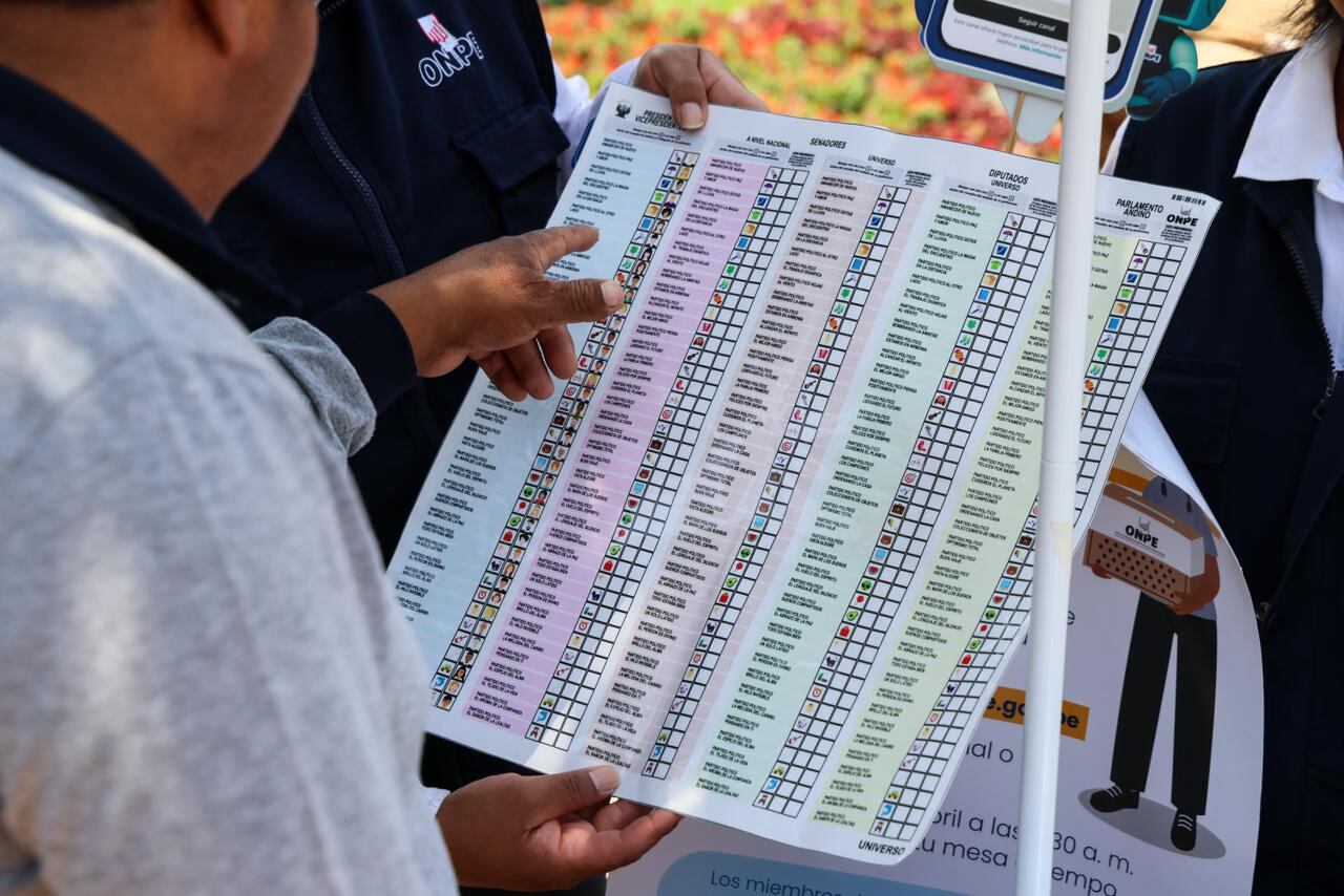 Los 36 candidatos a la presidencia de Perú no convencen al electorado